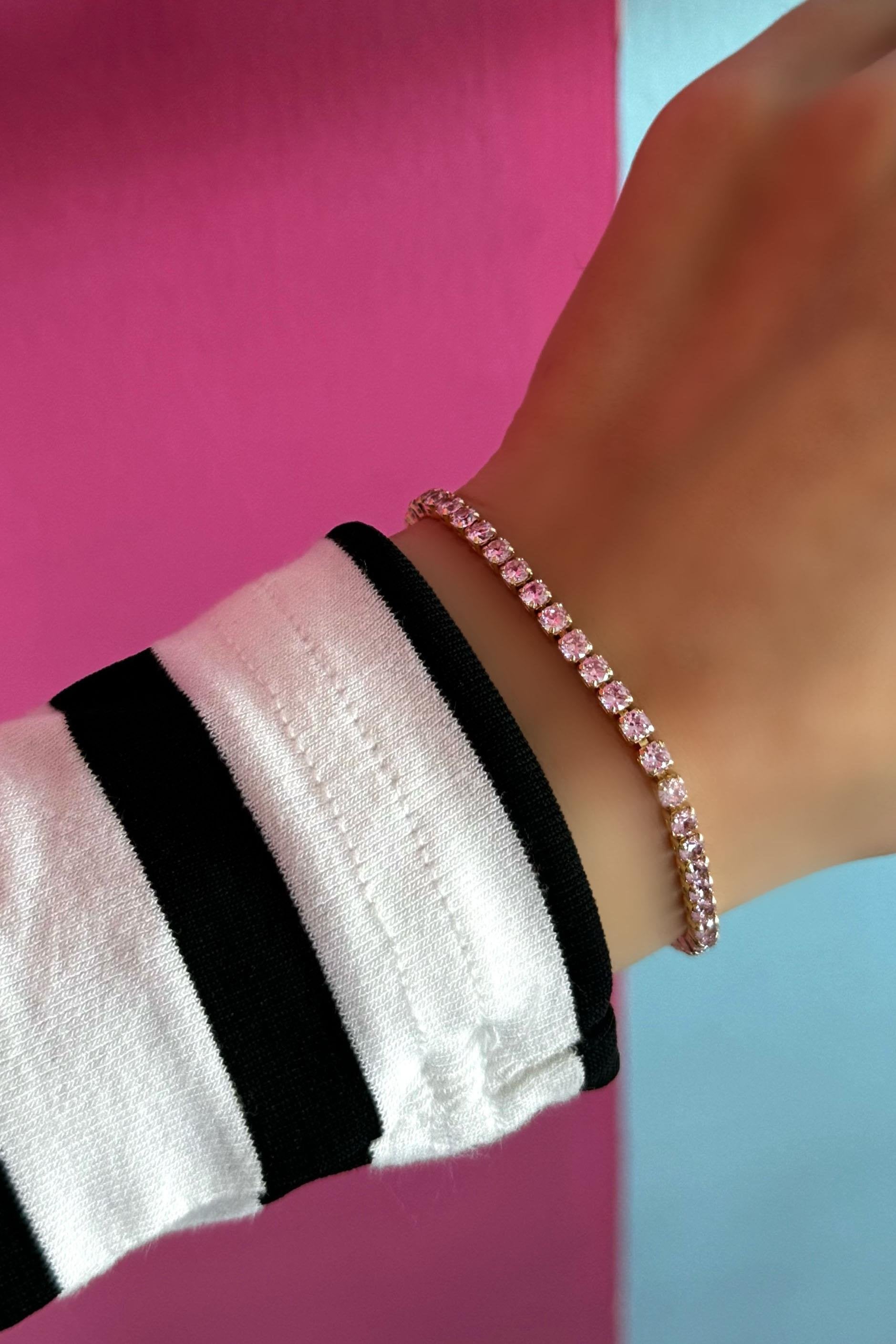 Gold Pembe Taşlı Su Yolu Bileklik