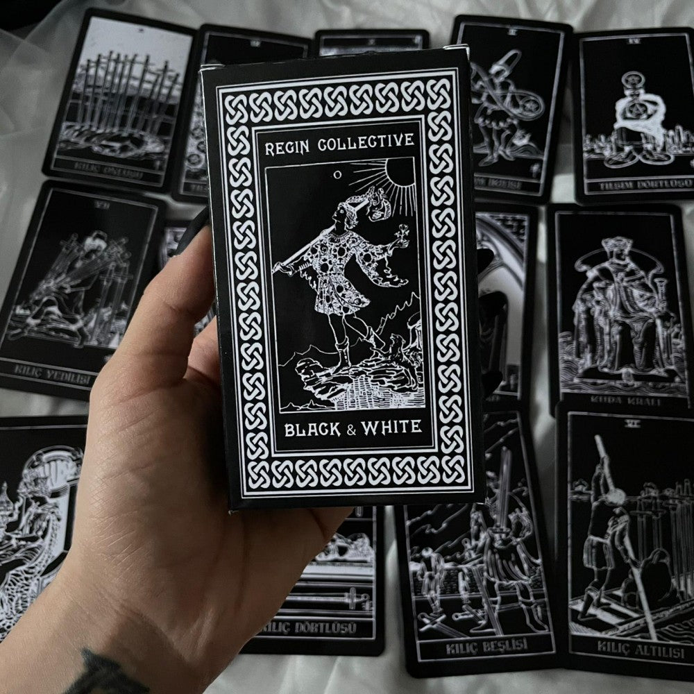 Regin Black & White Tarot Destesi