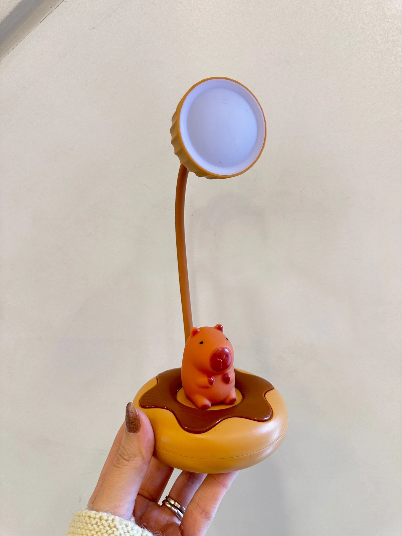 Capybara Donut Masa Lambası