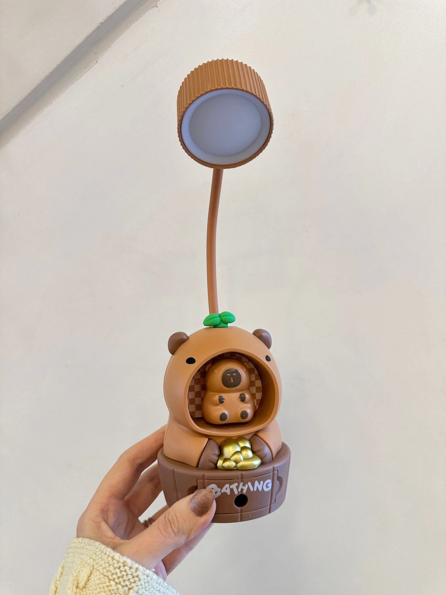 Capybara Bathing Masa Lambası