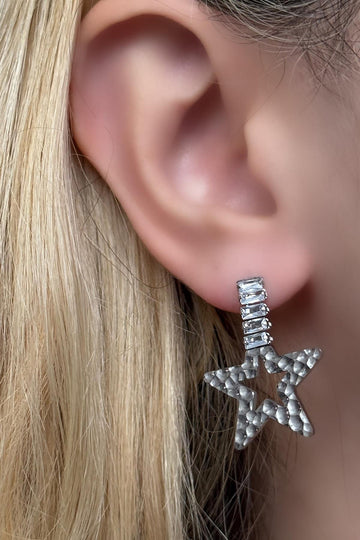 Yıldız Figürlü Taş Detaylı Çelik Küpe