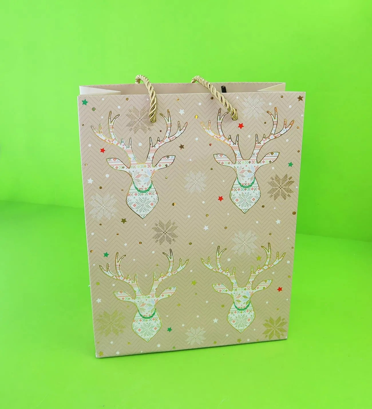 Yılbaşı Yıldızlı Karton Çanta 23x18x8 Cm